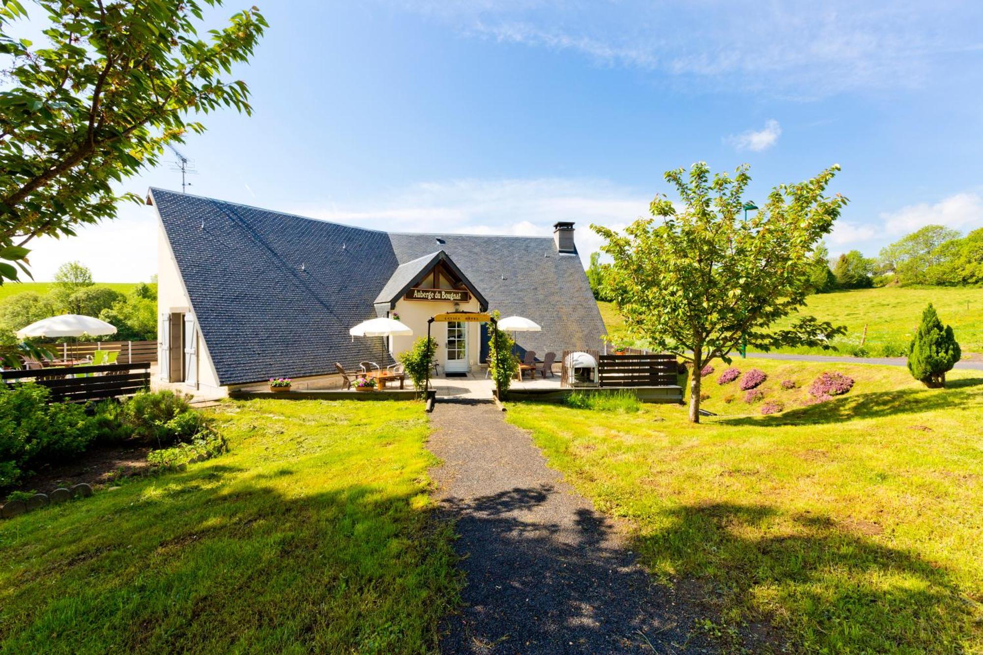 Logis Hotel Restaurant Auberge Du Bougnat Saint-Victor-la-Riviere Zewnętrze zdjęcie