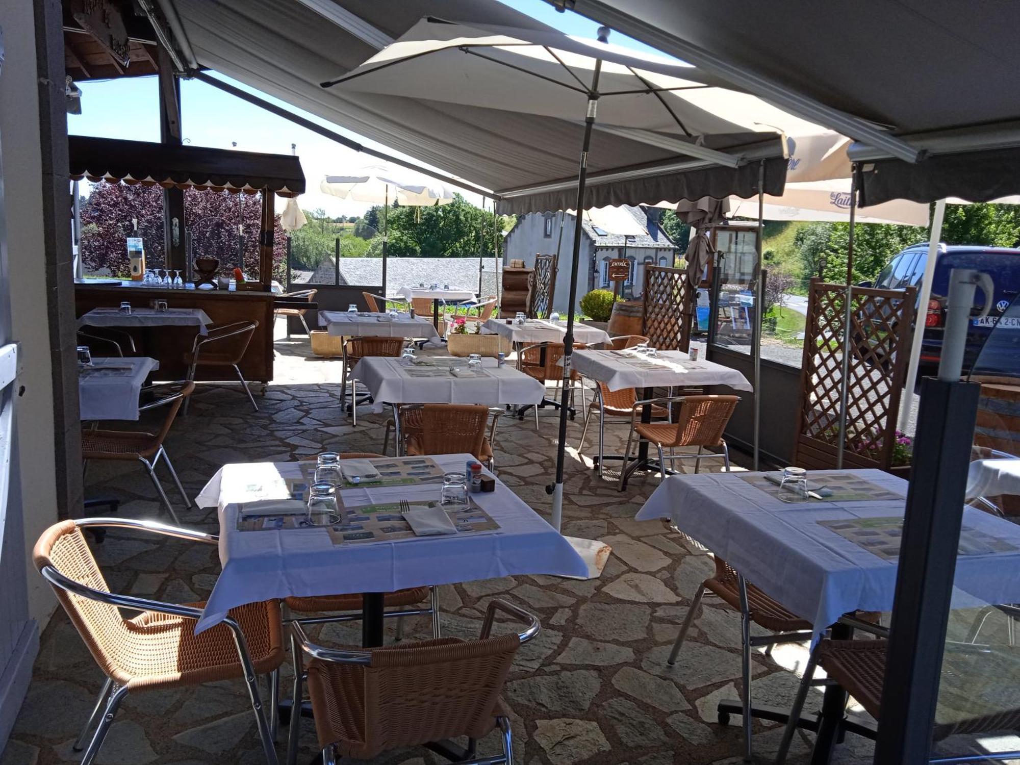 Logis Hotel Restaurant Auberge Du Bougnat Saint-Victor-la-Riviere Zewnętrze zdjęcie